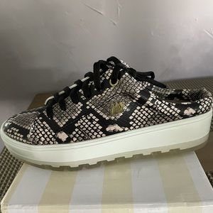 Camel Threads Sneakers - Slip On